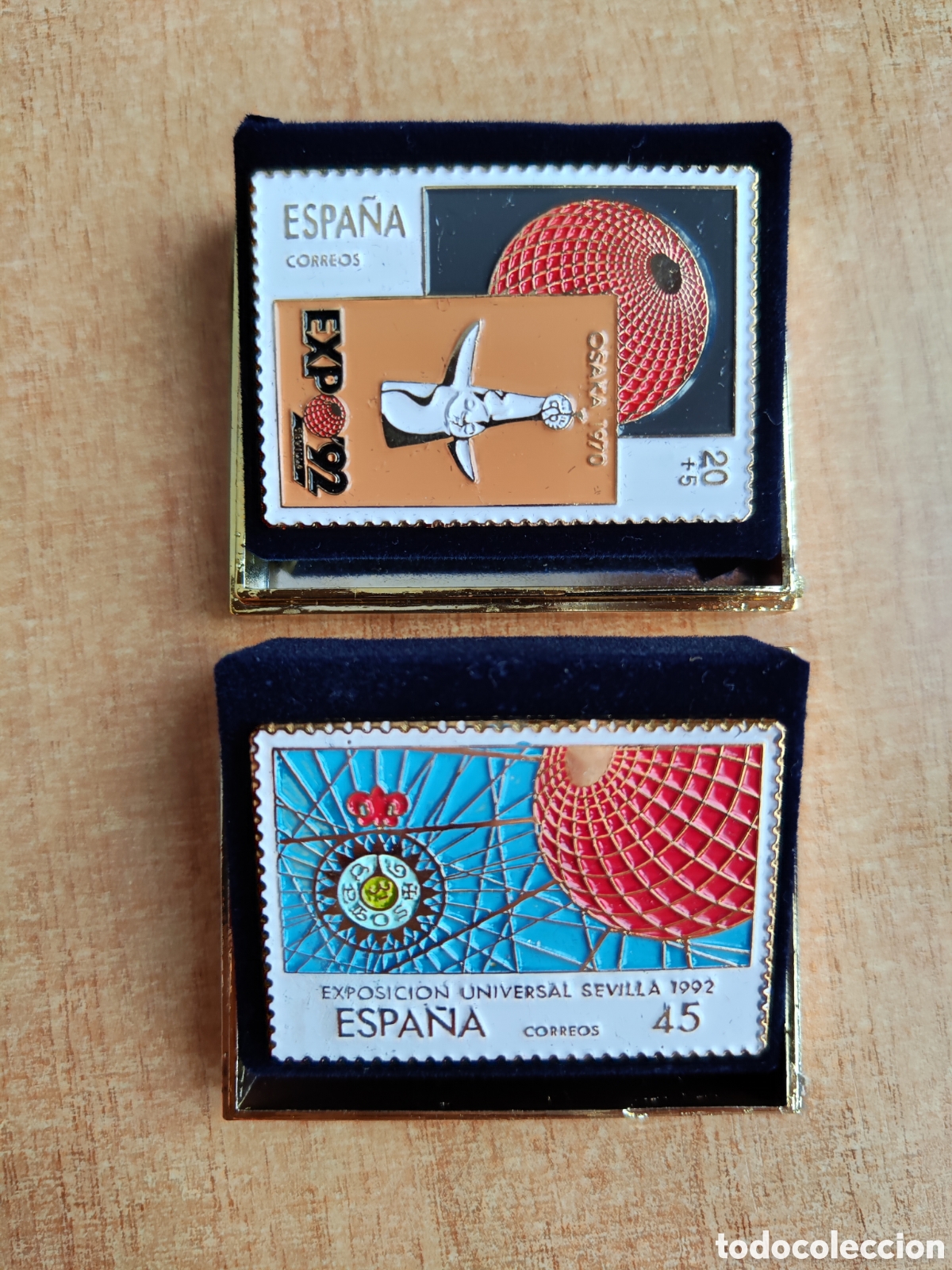 Pins de colecci&oacute;n: 2 PINS met&aacute;licos de la Expo-92 de Sevilla.