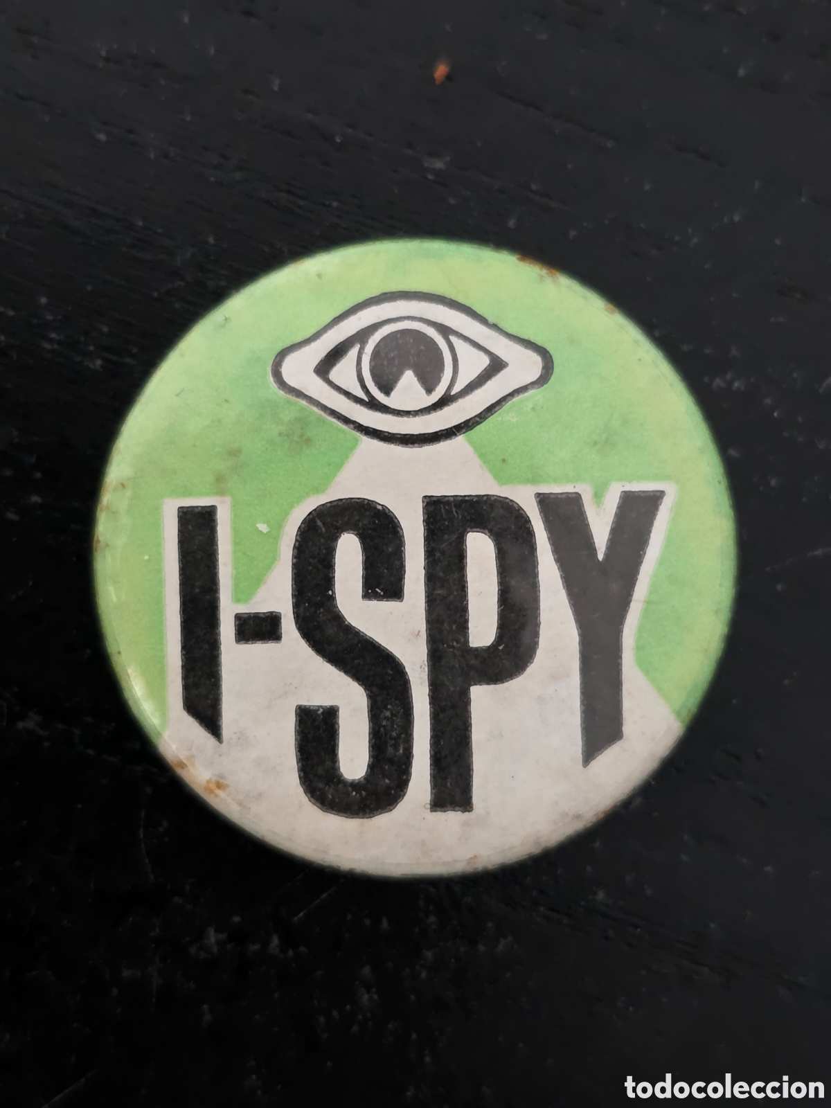 Collection pins: VIEJA CHAPA DE LA VIEJA SERIE DE TV ..I- SPY..25mm