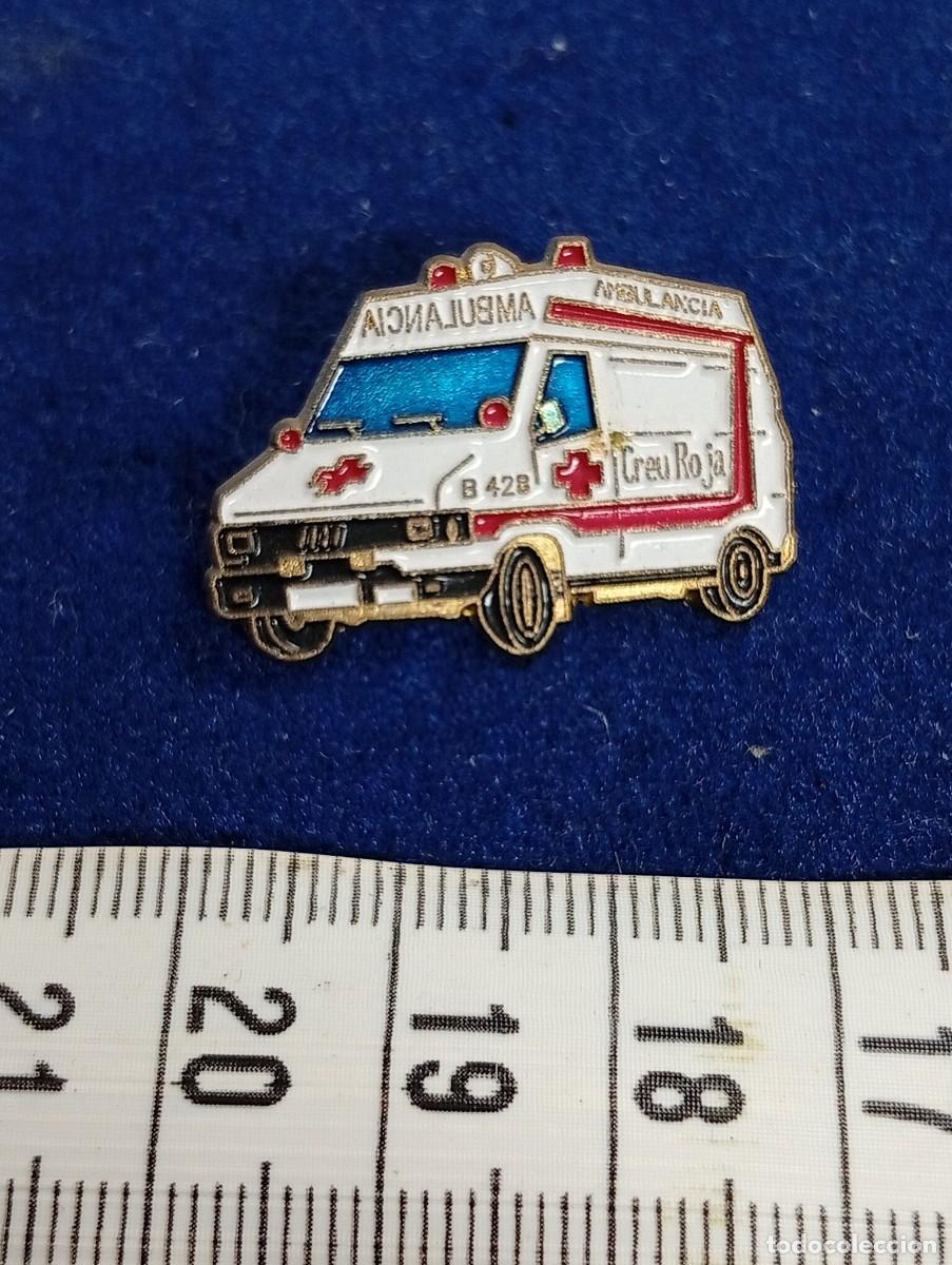 Pins de colecci&oacute;n: PIN AMBULANCIA, COCHE SANITARIO-