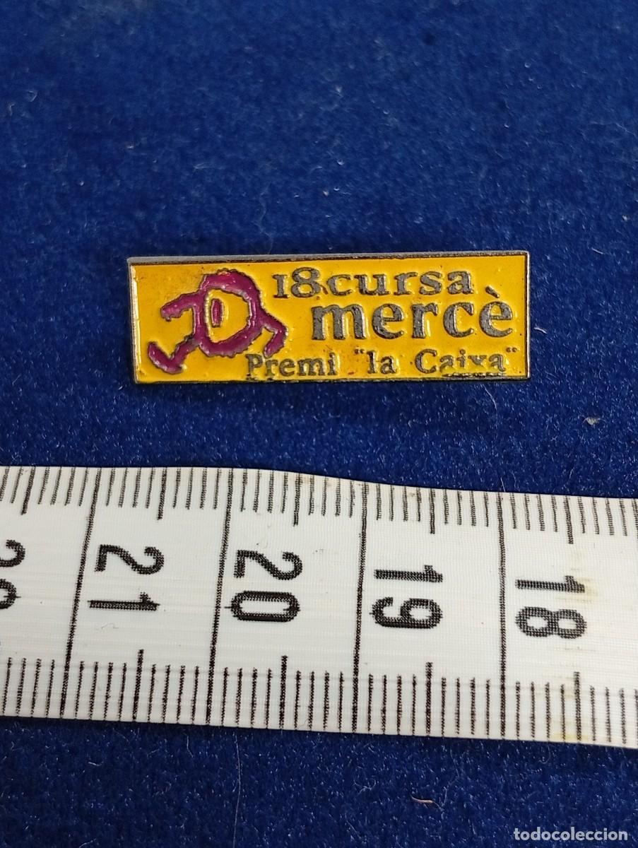 Pins de colecci&oacute;n: PIN 18 CURSA DE LA MERC&Egrave; PREMIO LA CAIXA, PIN DE ATLETISMO BARCELONA-