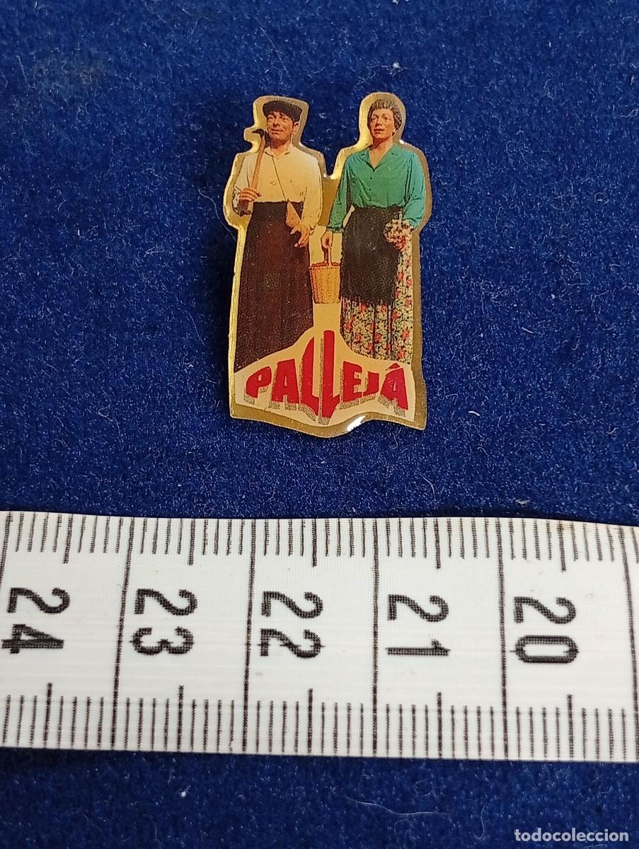 Pins de colecci&oacute;n: PIN PALLEJA, GEGANTS DE PALLEJA MART&Iacute; Y LA LAIETA, BARCELONA,CATALUNYA.