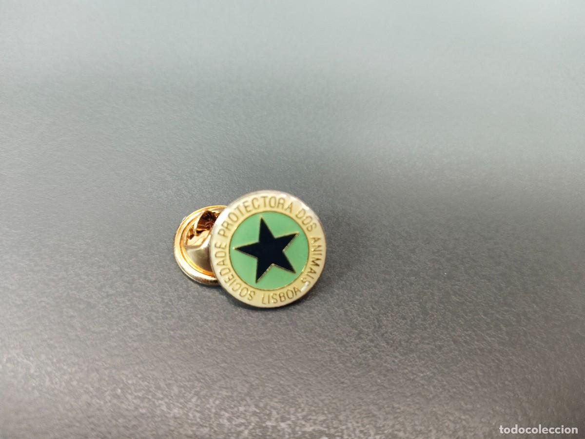 Pins de cole&ccedil;&atilde;o: Pin Insignia de la Sociedad Protectora de Animales de Lisboa, Portugal.