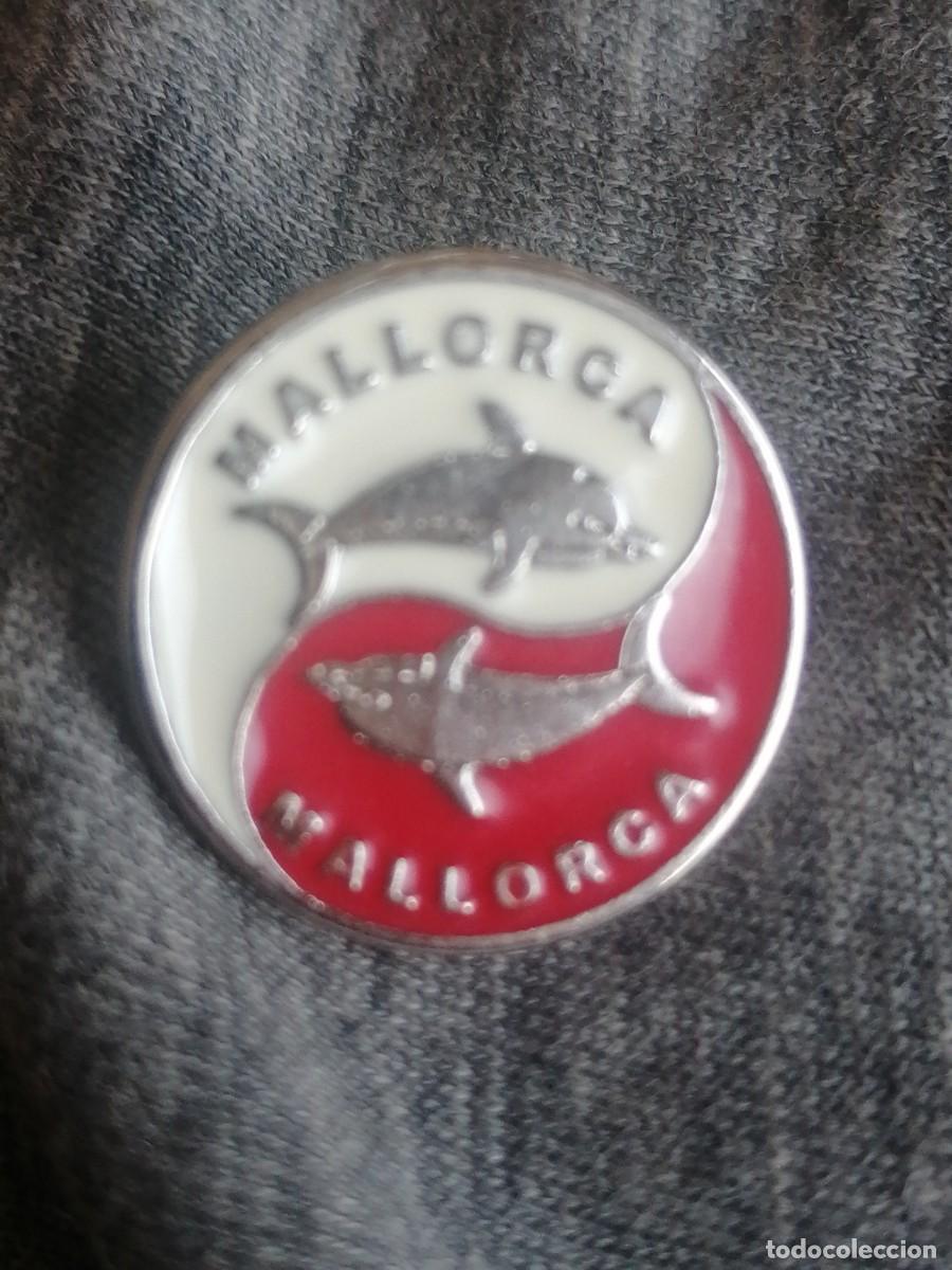 Pins de colecci&oacute;n: Pin Mallorca con motivos delfines