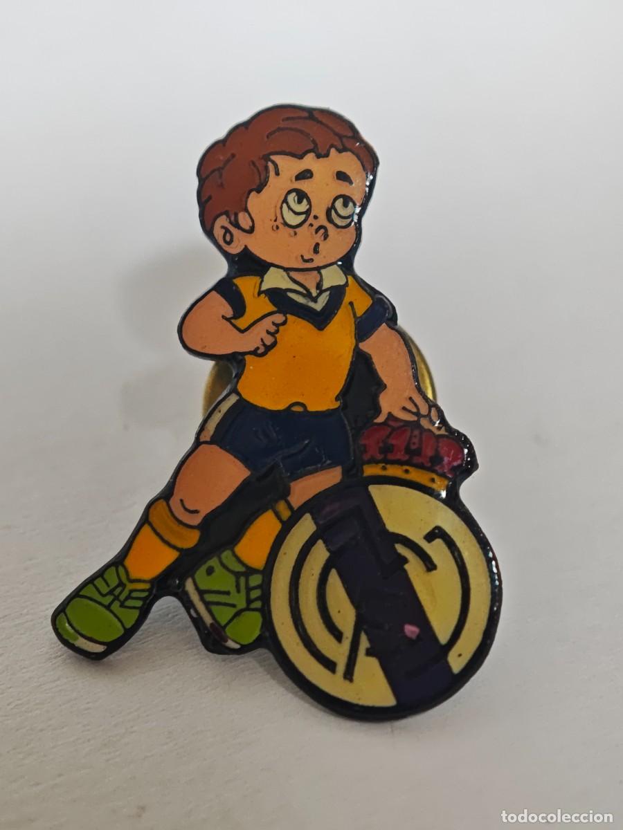 Pins de colecci&oacute;n: PIN ANTIGUO FUTBOL NI&Ntilde;O REAL MADRID
