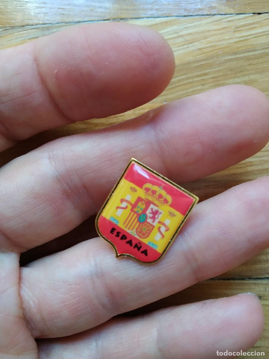 Sammlung von Pins: PIN BANDERA DE ESPA&Ntilde;A