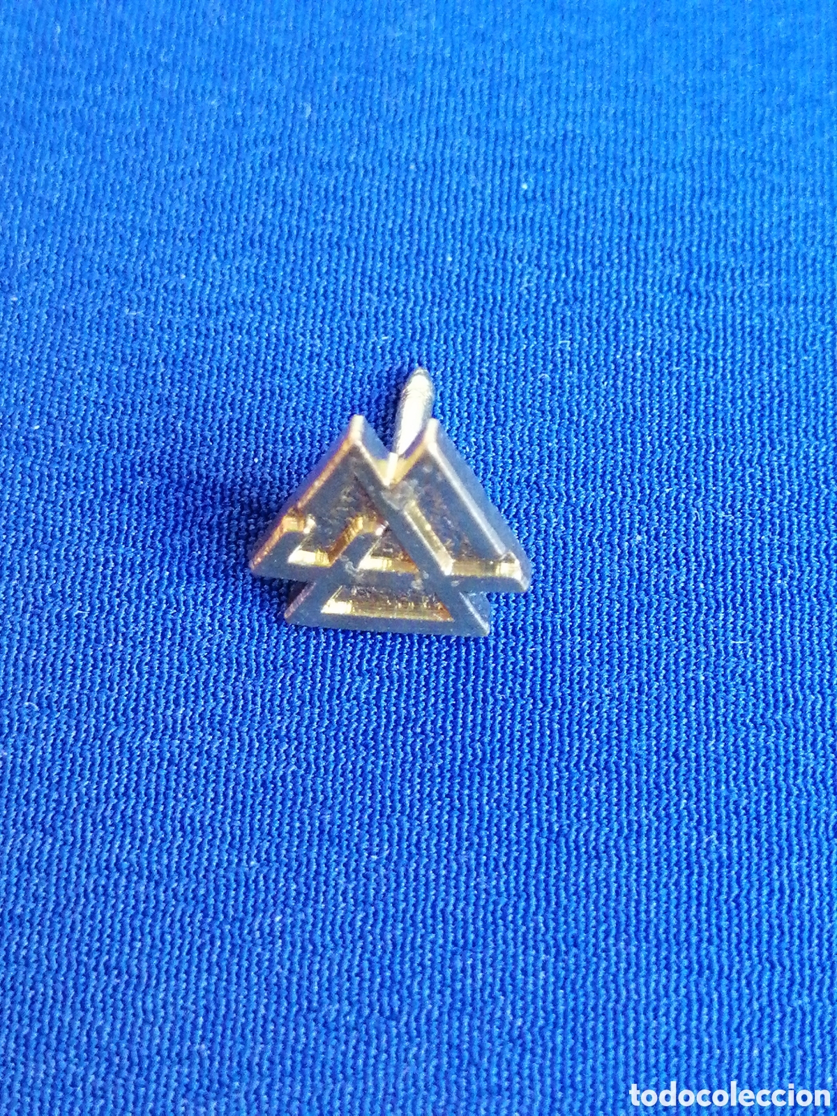 Pins de colecci&oacute;n: VIKINGO VALKNUT O NUDO DE LA MUERTE PIN