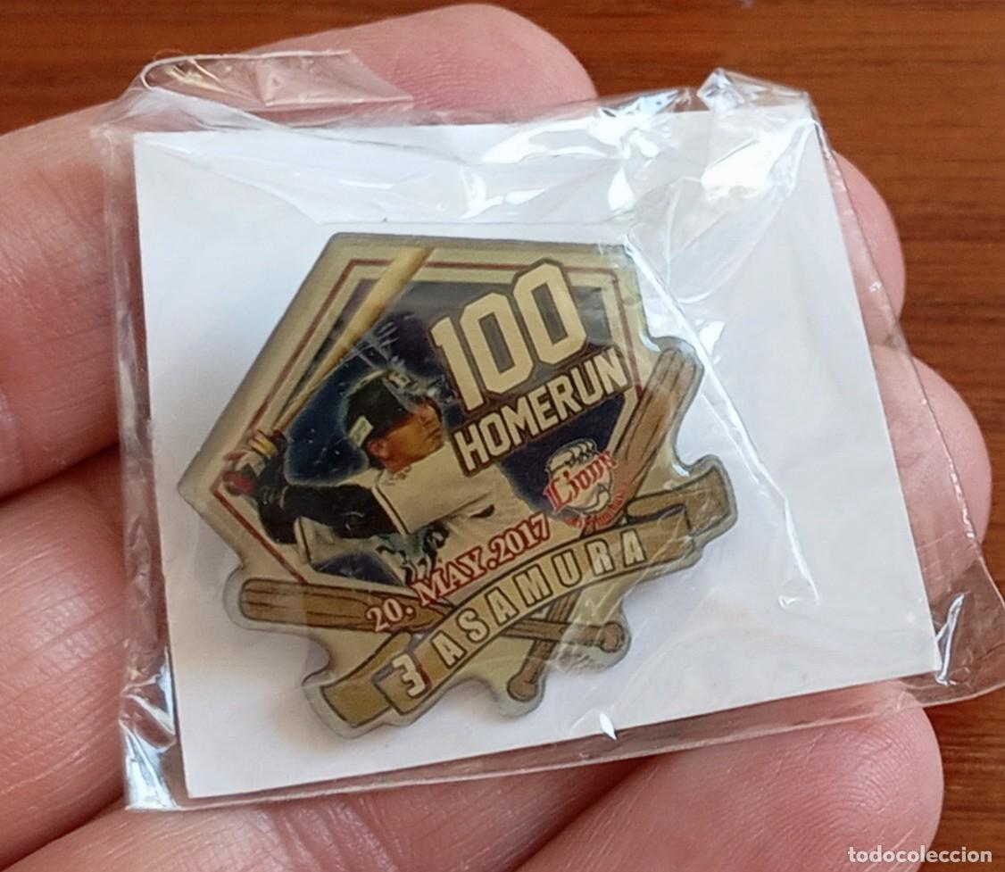 Pins de colecci&oacute;n: Pin beisbol baseball conmemorativo 100 Homerun Hideto Asamura, equipo Saitama Seibu Lions Jap&oacute;n