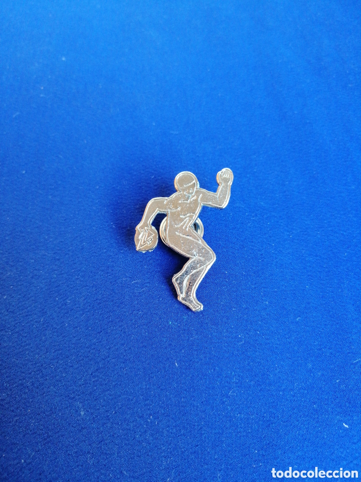 Collection pins: DISCOTECA ESQUEMA (MANISES) MOVIDA VALENCIANA PIN