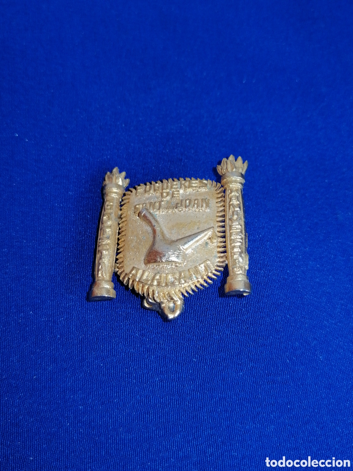 Pin's de collection: FOGUERA PLA DEL BON REPOS - LA GOTETA FOGUERES DE SAN JOAN - 50 ANIVERSARIO INSIGNIA DE ALFILER