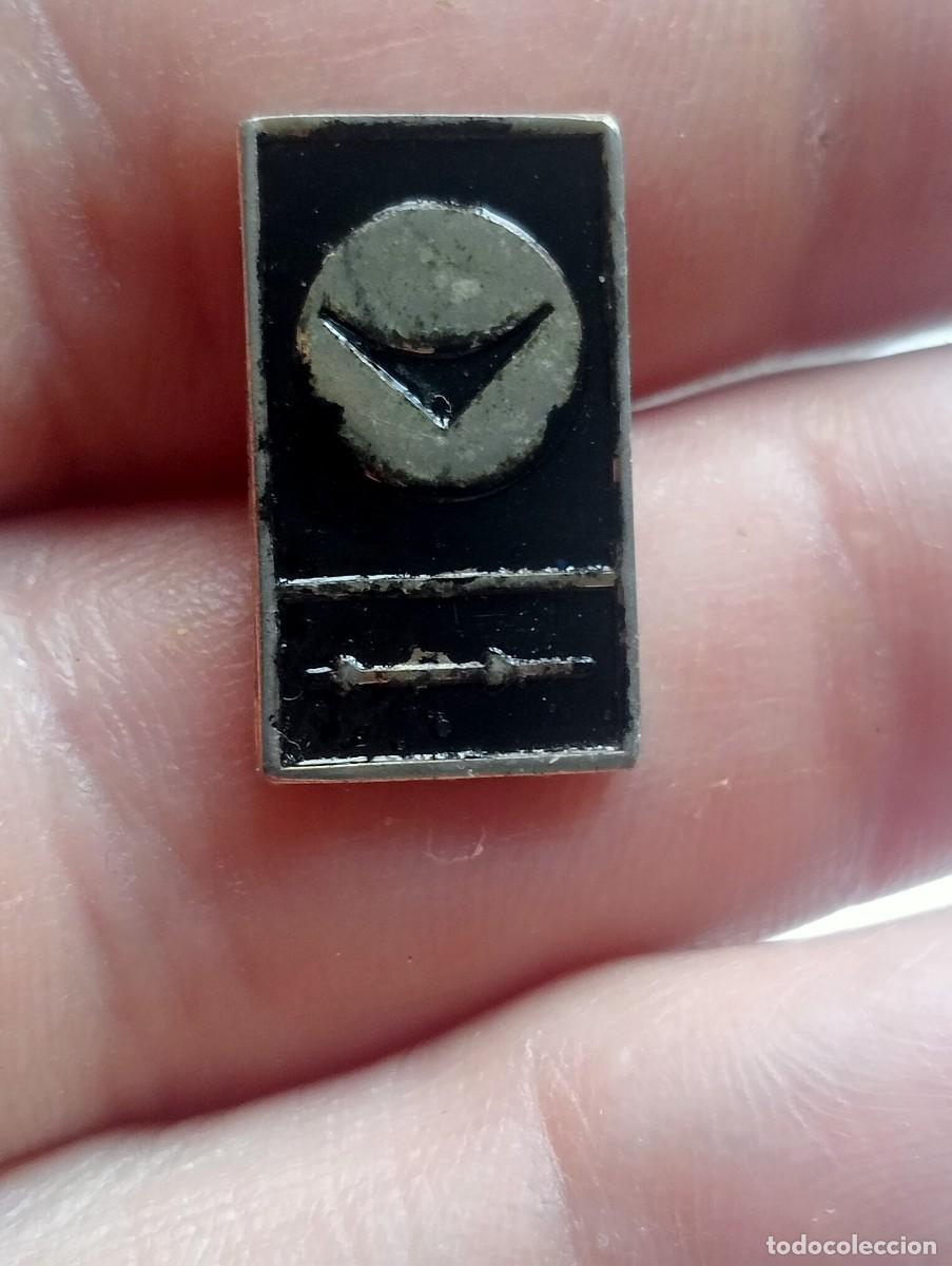 Sammlung von Pins: INSIGNIA RADIO TELEVISI&Oacute;N VANGUARD PINS