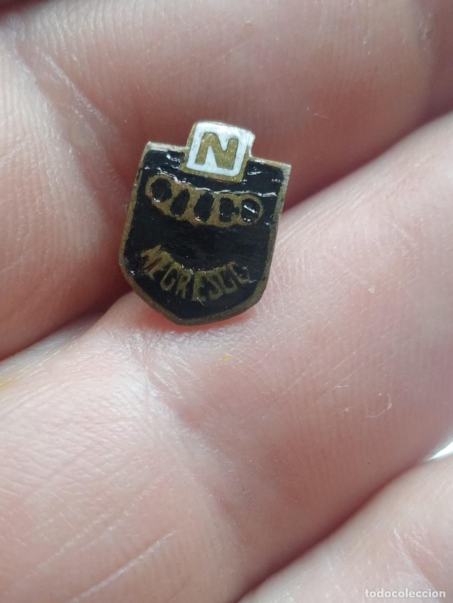 Pins de cole&ccedil;&atilde;o: INSIGNIA NEGRESCO IDENTIFICAR DESCONOZCO SIGNIFICADO PINS SOLAPA