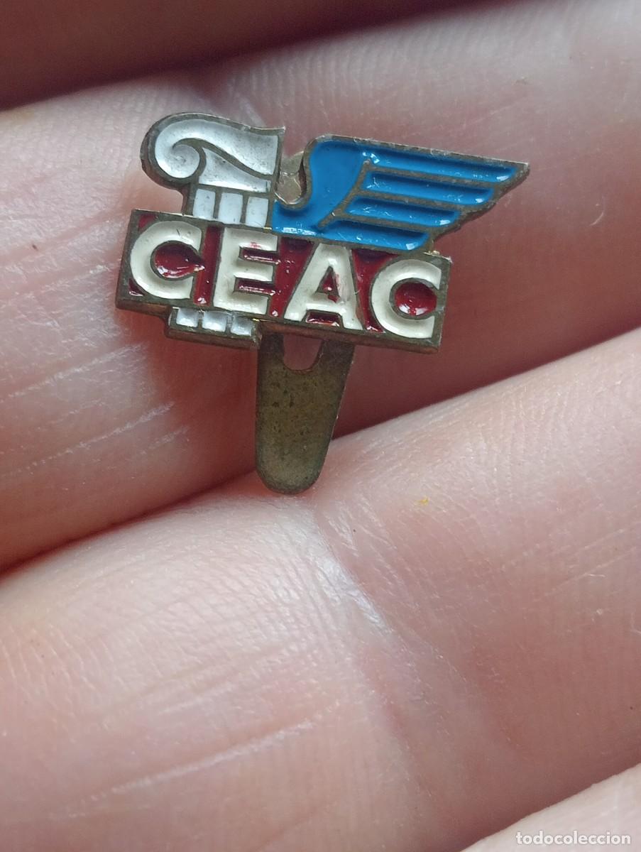 Pin's de collection: INSIGNIA CEAC CURSOS EDUCACI&Oacute;N POR CORRESPONDENCIA PINS SOLAPA