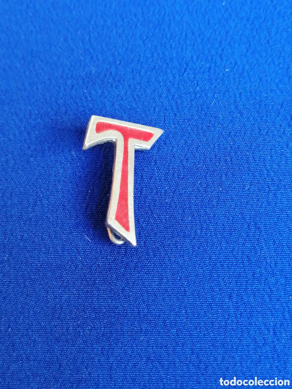 Pins de colecci&oacute;n: CRUZ DE TAU FRANCISCANOS - TEMPLARIOS - TARRAGONA- COLOR ROJO - INSIGNIA DE ALFILER ANTIGUA