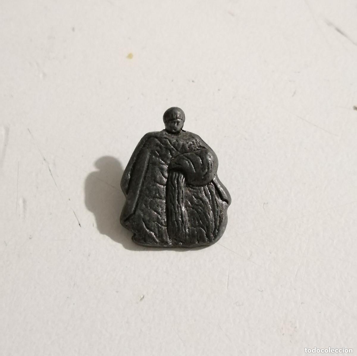 Collection pins: PIN INSIGNIA BROCHE FIGURA AGUADOR