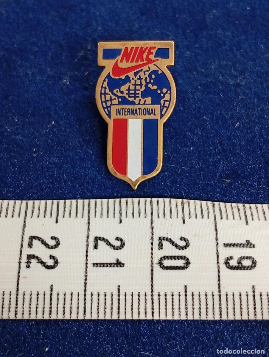 Pins de colecci&oacute;n: PIN NIKE INTERNACIONAL-COLECCI&Oacute;N JORDI LLOPART ATLETA MARXA-