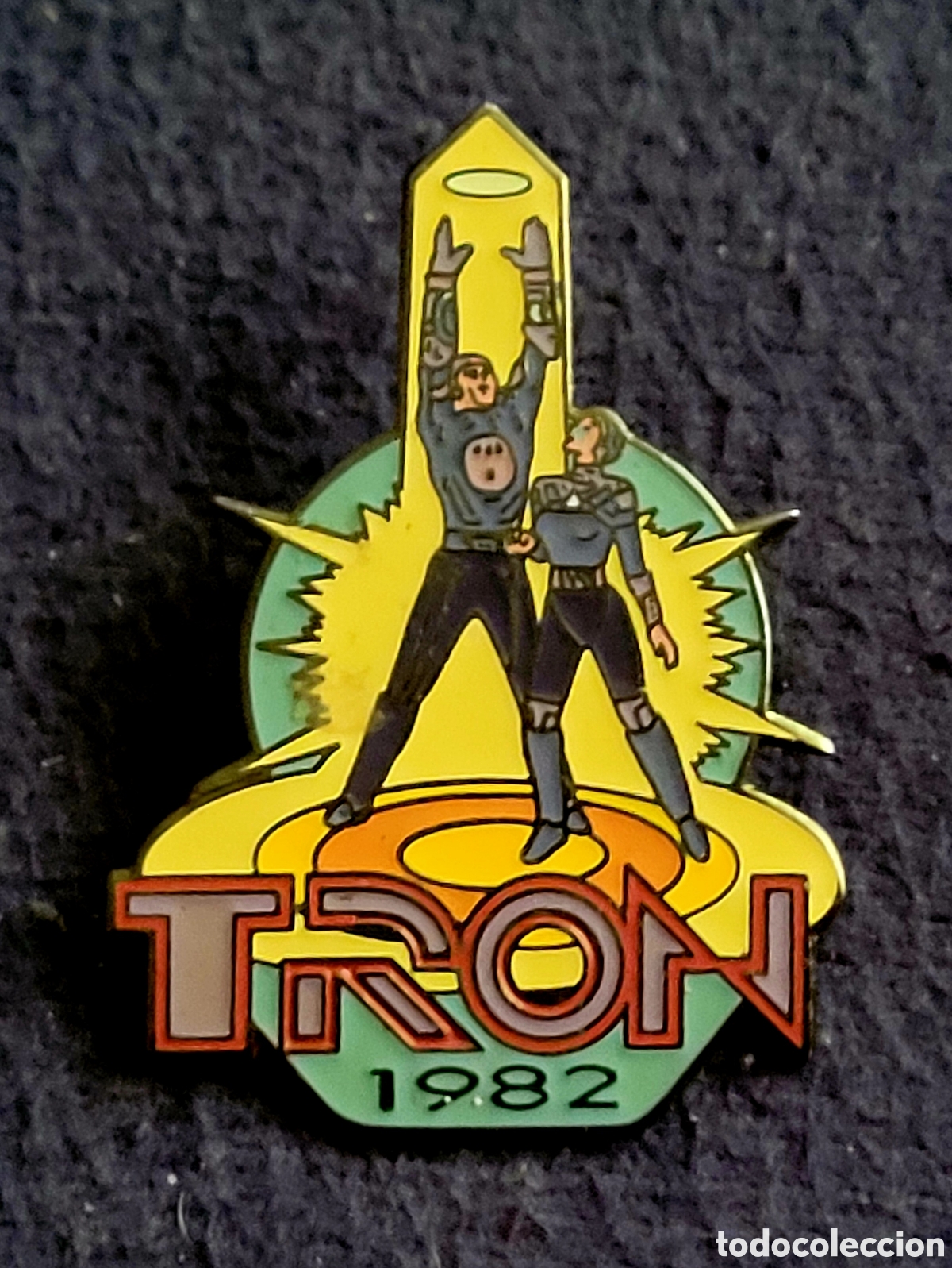 Pins de colecci&oacute;n: Bonito Disney pin Tron serie 'Countdown to the Millenium '
