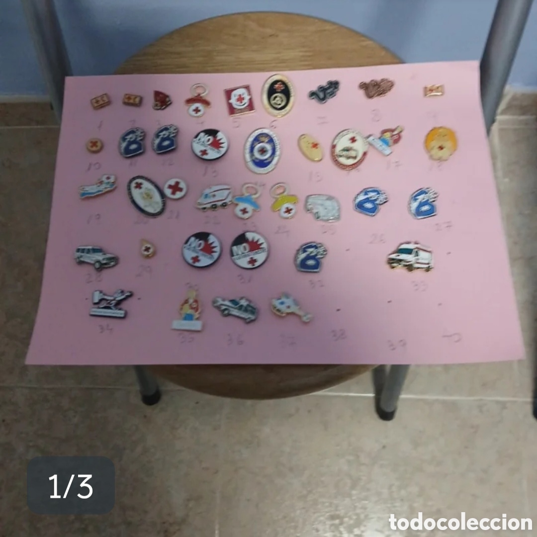 Pins de colecci&oacute;n: Lote variado de pins cruz roja