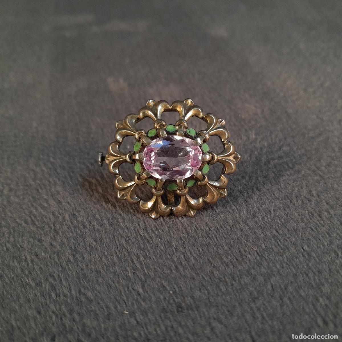 Pins de colecci&oacute;n: J-4566. BROCHE DE SOLAPA CON ESMALTES Y PIEDRA ROSA. MEDIADOS S.XX
