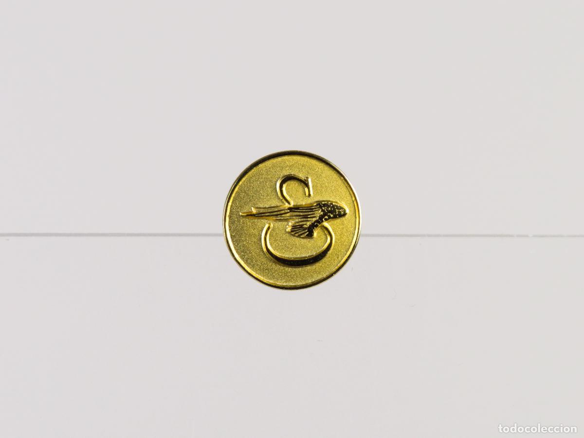 Pins de colecci&oacute;n: Pin avi&oacute;n alas aguila metal dorado esmalte segunda mitad S XX