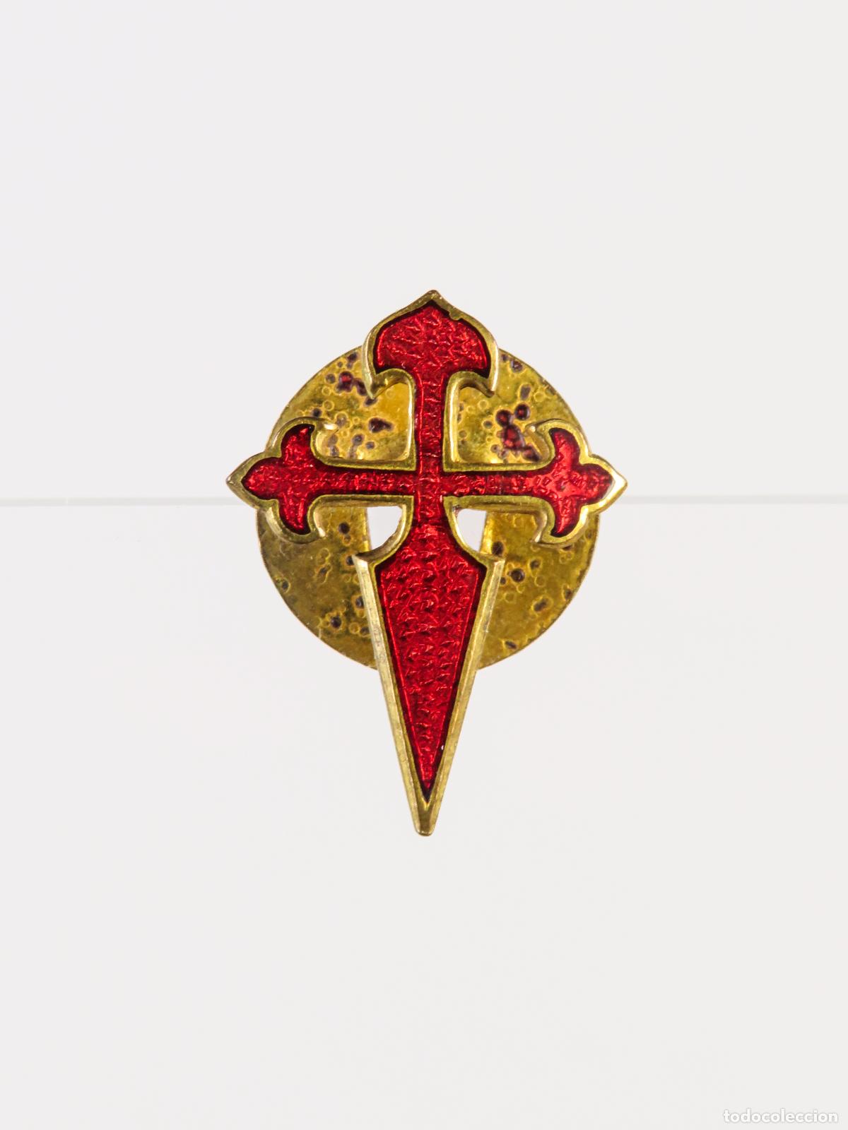 Pins de colecci&oacute;n: Pin Cruz Santiago metal dorado esmalte segunda mitad S XX