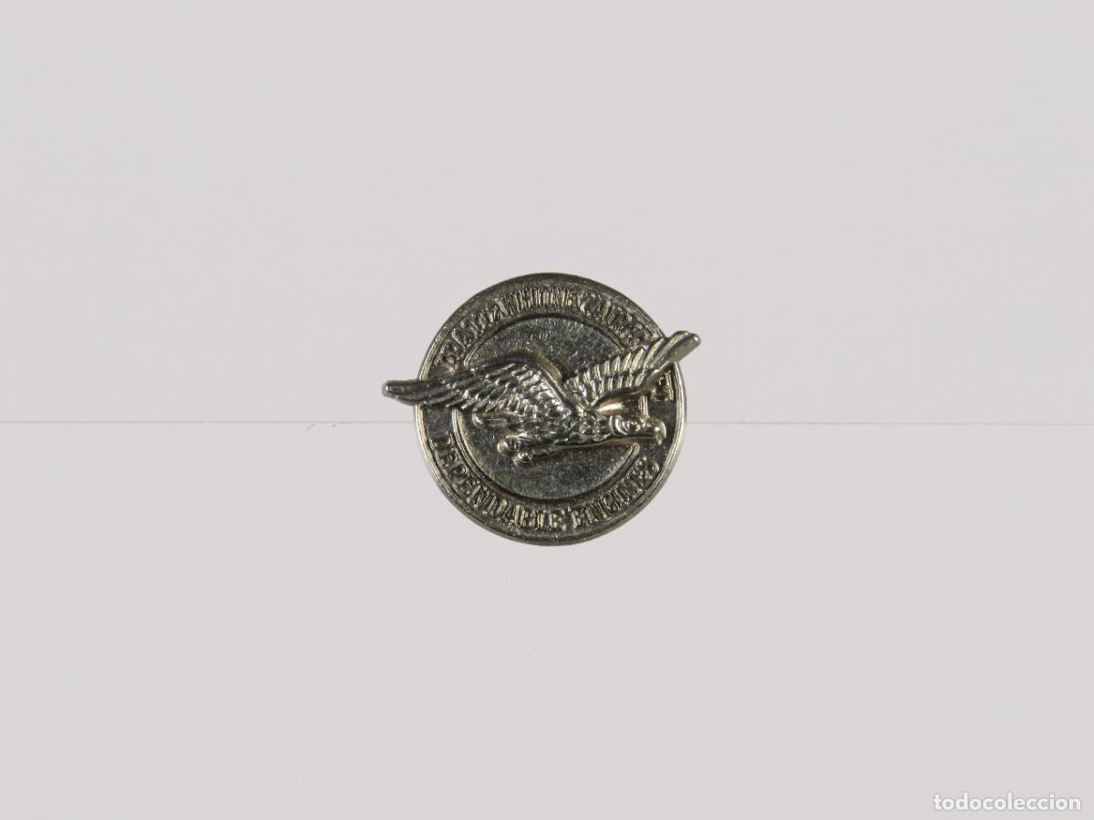 Pins de colecci&oacute;n: Pin &aacute;guila compa&ntilde;&iacute;a motor avi&oacute;n Pratt & Whitney Aircraft engines metal plateado segunda mitad S XX