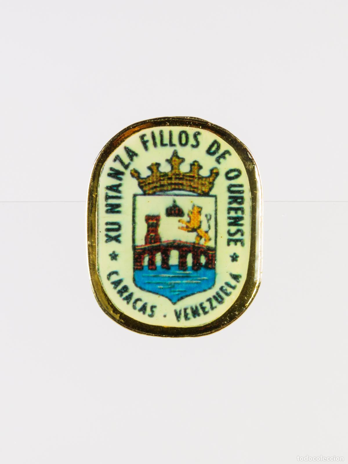 Pins de colecci&oacute;n: Pin Xuntanza Fillos de Ourense Caracas Venezuela metal dorado esmalte primera mitad S XX