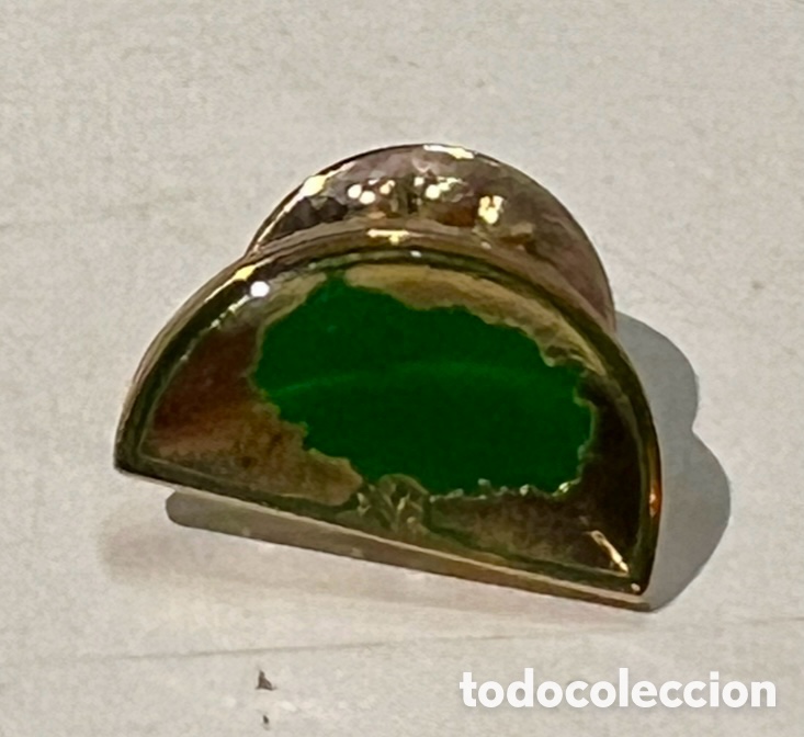 Pins de colecci&oacute;n: Pin. &Aacute;rbol. Metal dorado.