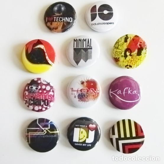 Pin's de collection: LOTE DE CHAPITAS CON IMPERDIBLE LO VEMOS CLARO / MINIMAL / AMO EL TECHNO KAFKA ETC CHAPA -NO ES PIN