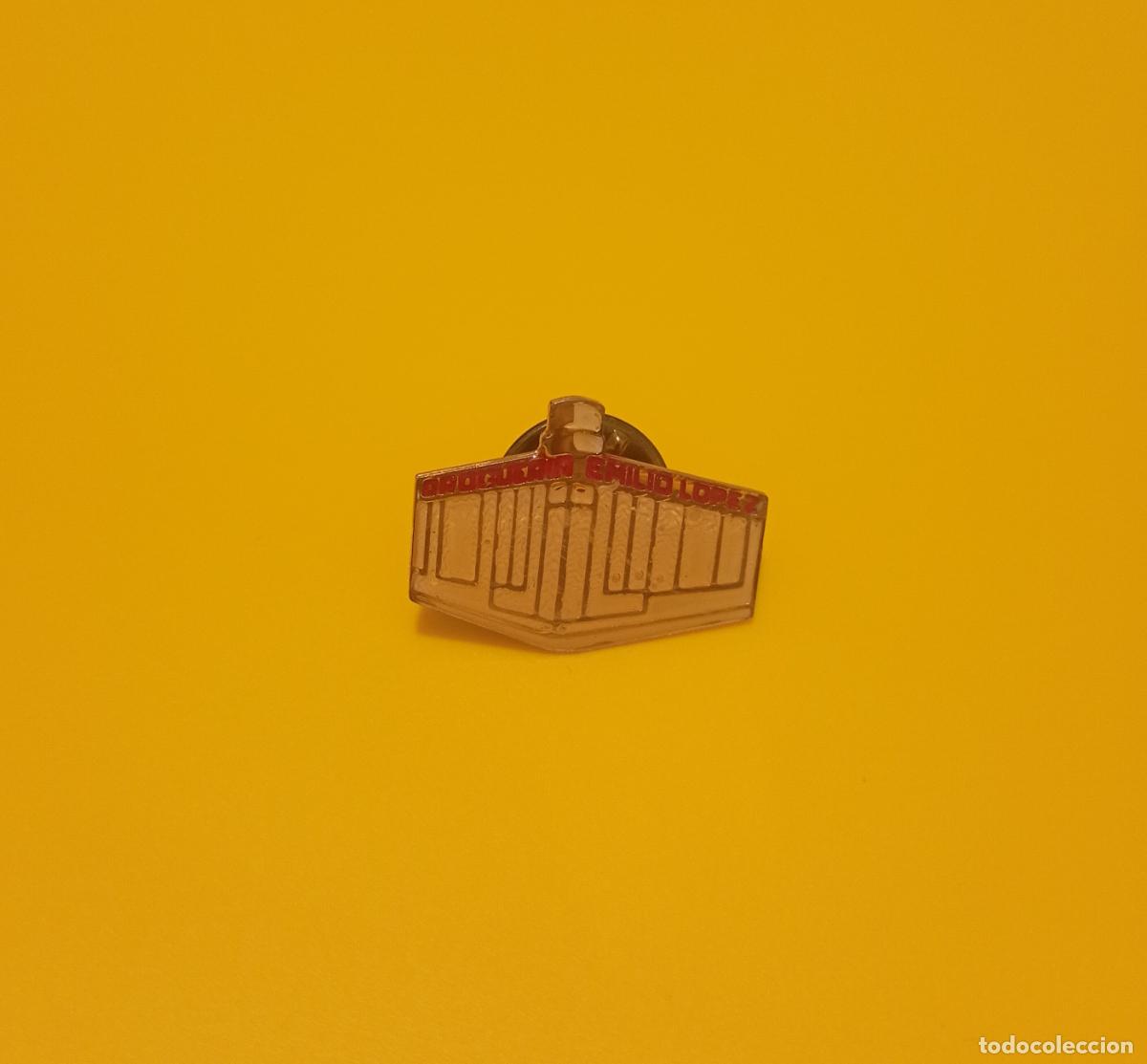 Pins de colecci&oacute;n: Pin. Droguer&iacute;a L&oacute;pez. Pamplona. Navarra.