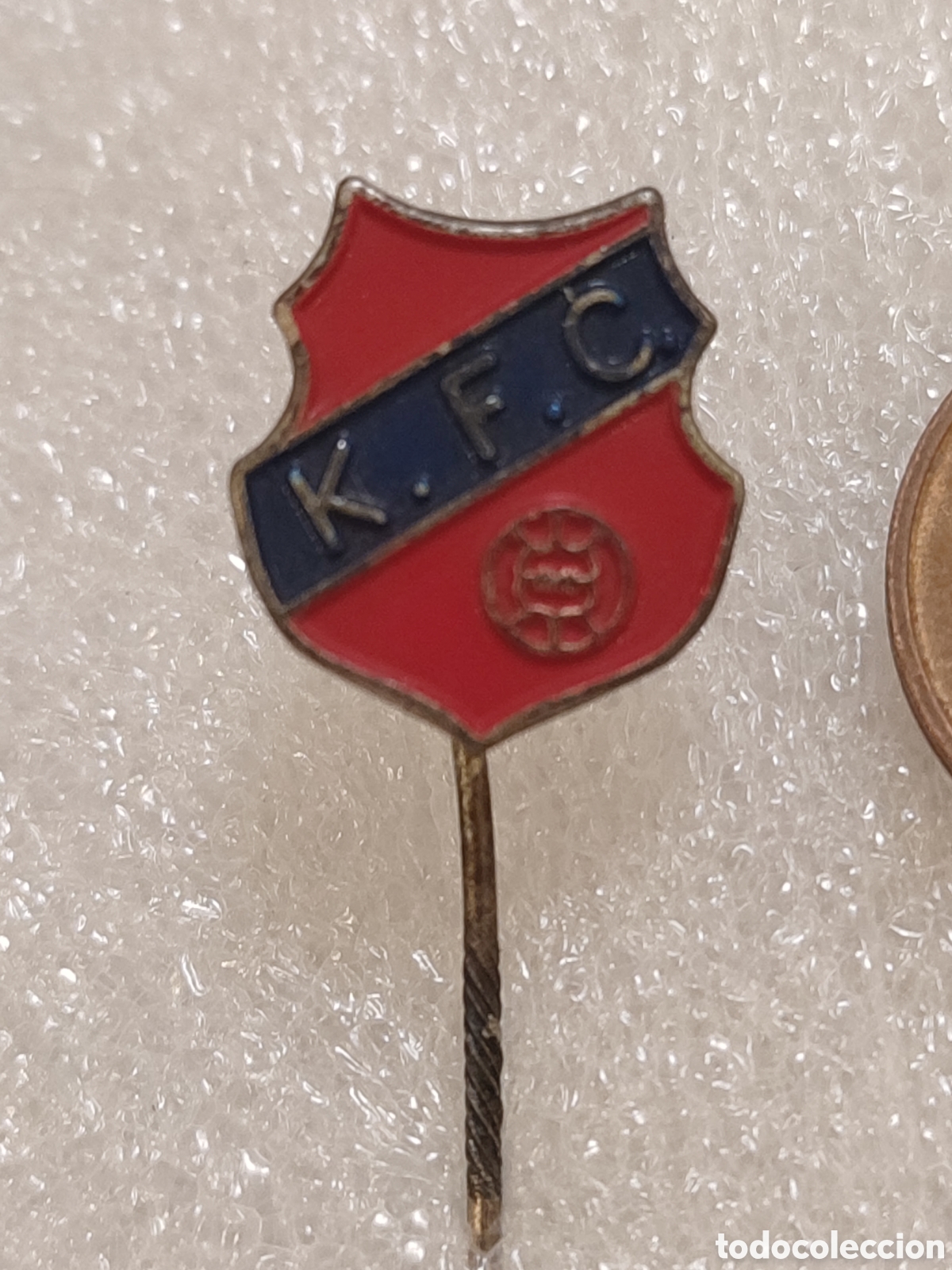 Pins de colecci&oacute;n: pin vintage de aguja) pertenece al KFC Koog aan de Zaan.