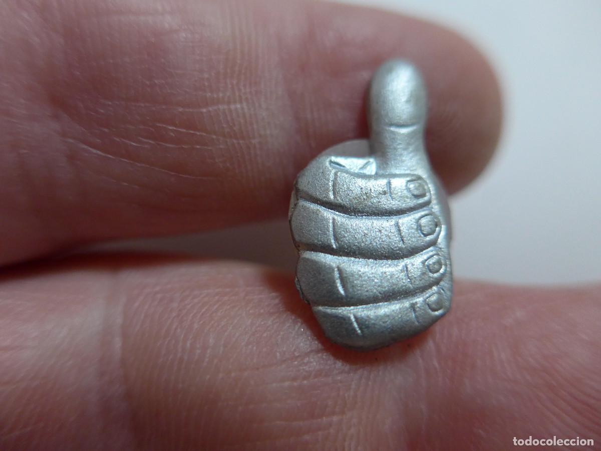 Pins de colecci&oacute;n: PIN MANO CON DEDO PULGAR HACIA ARRIBA