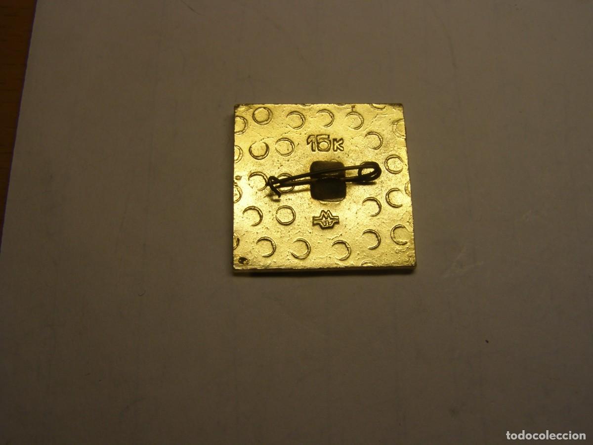 Pins de colecci&oacute;n: Antigua insignia sovi&eacute;tica. - Foto 2