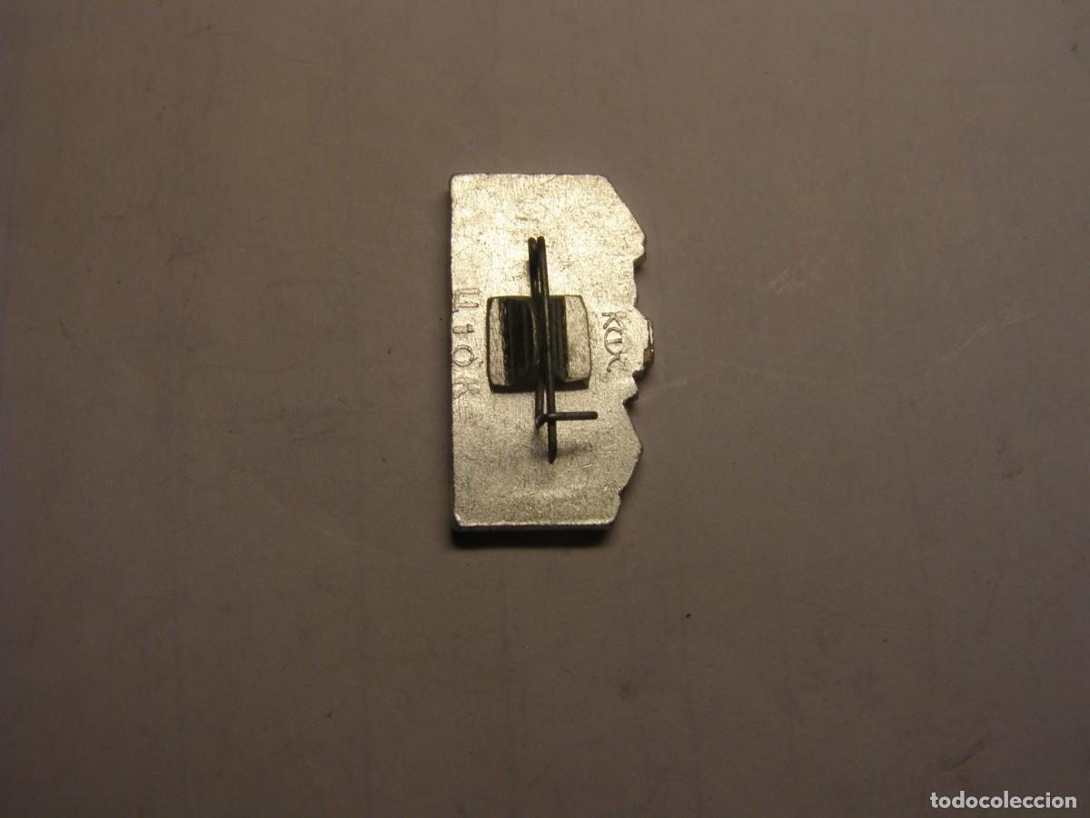 Pins de colecci&oacute;n: Antigua insignia sovi&eacute;tica. - Foto 2