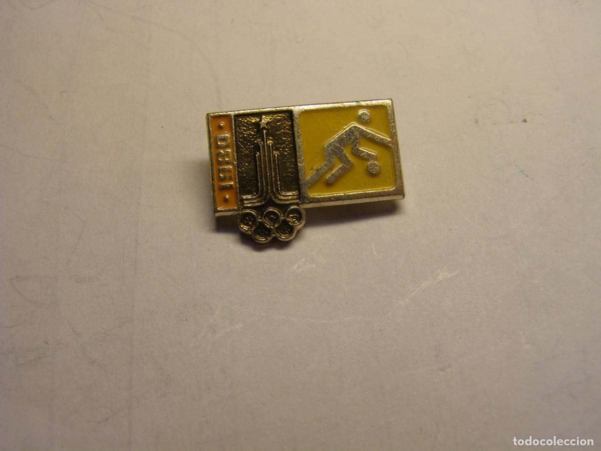 Pins de colecci&oacute;n: Antigua insignia sovi&eacute;tica. Deporte. Olimpiadas de Mosc&uacute;.