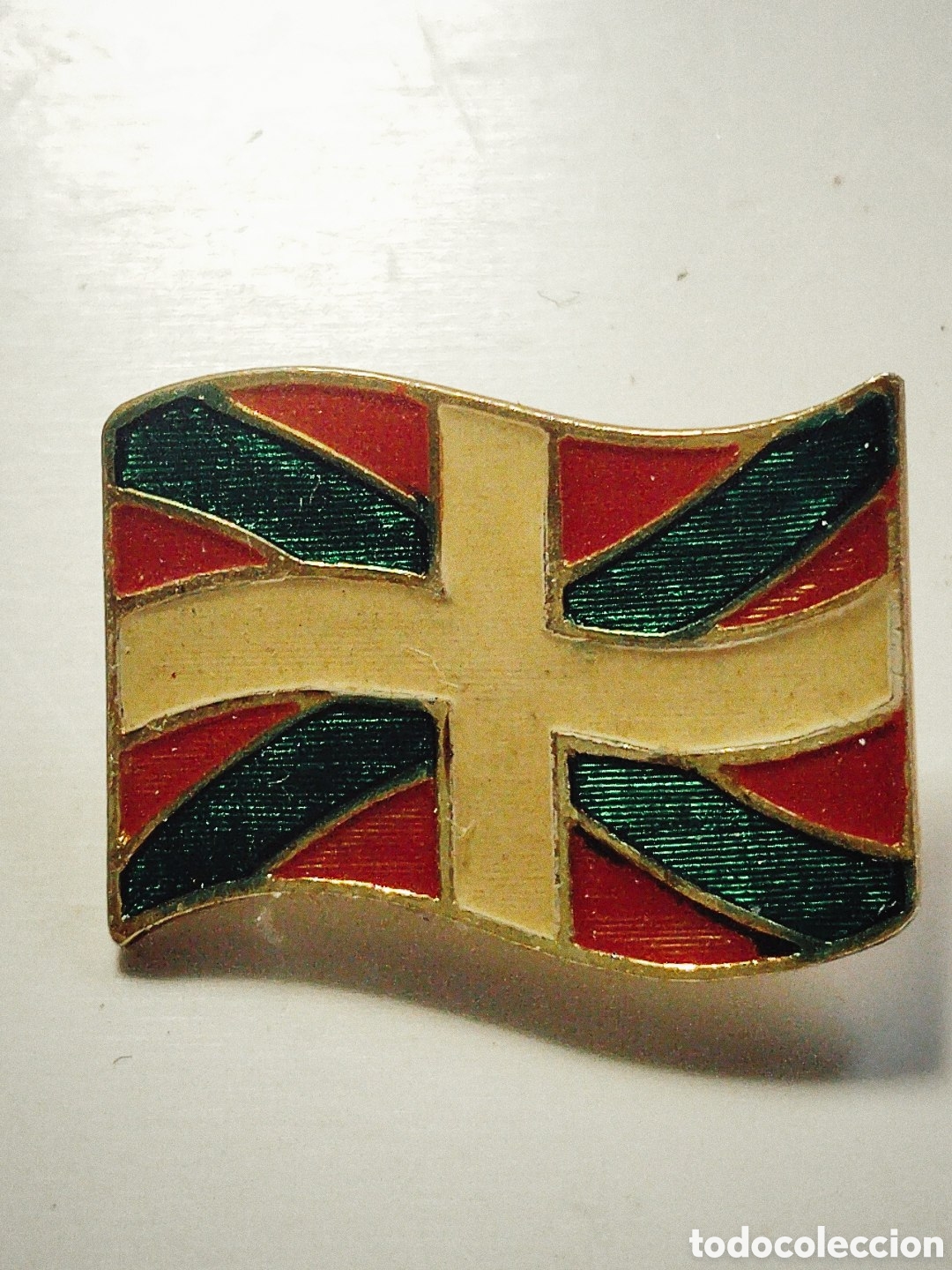 Pins de colecci&oacute;n: Pin Ikurri&ntilde;a. Esmalte perfecto. Transicion