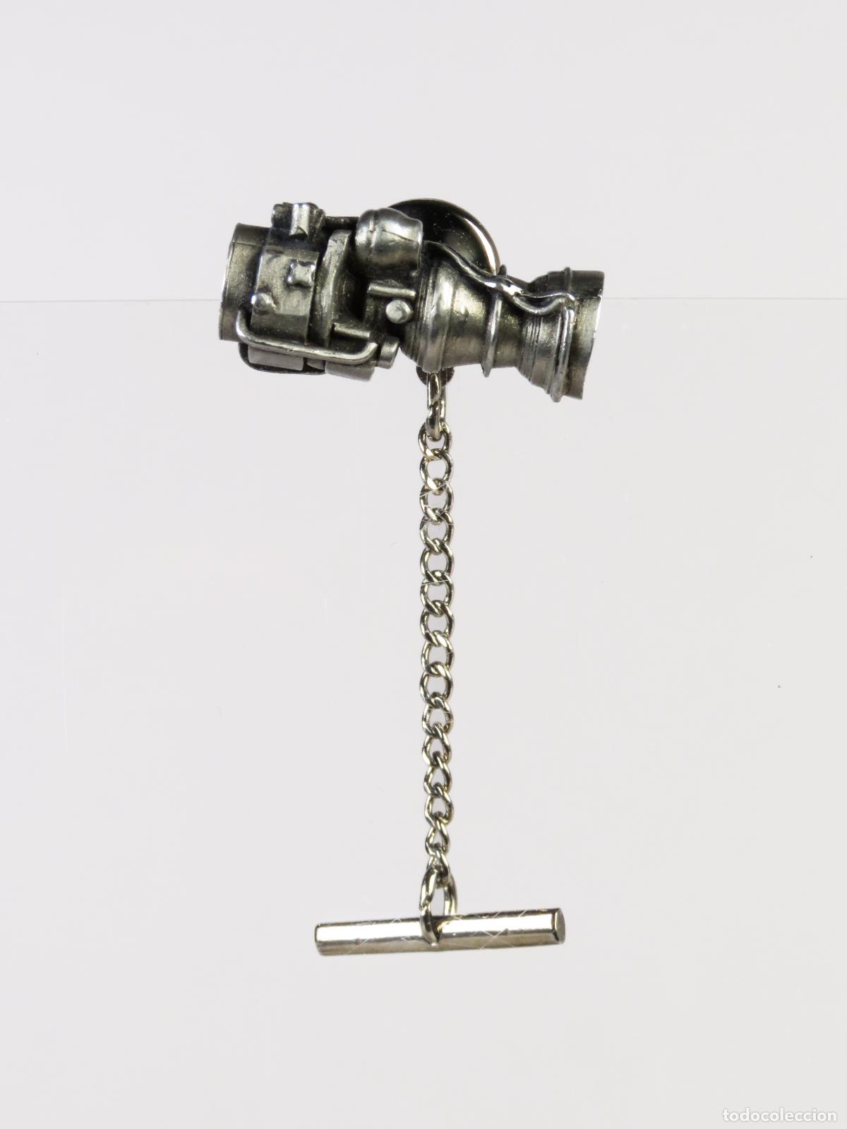 Pins de colecci&oacute;n: Pin motor avi&oacute;n compa&ntilde;&iacute;a Pratt & Whitney Aircraft engines metal plateado segunda mitad S XX