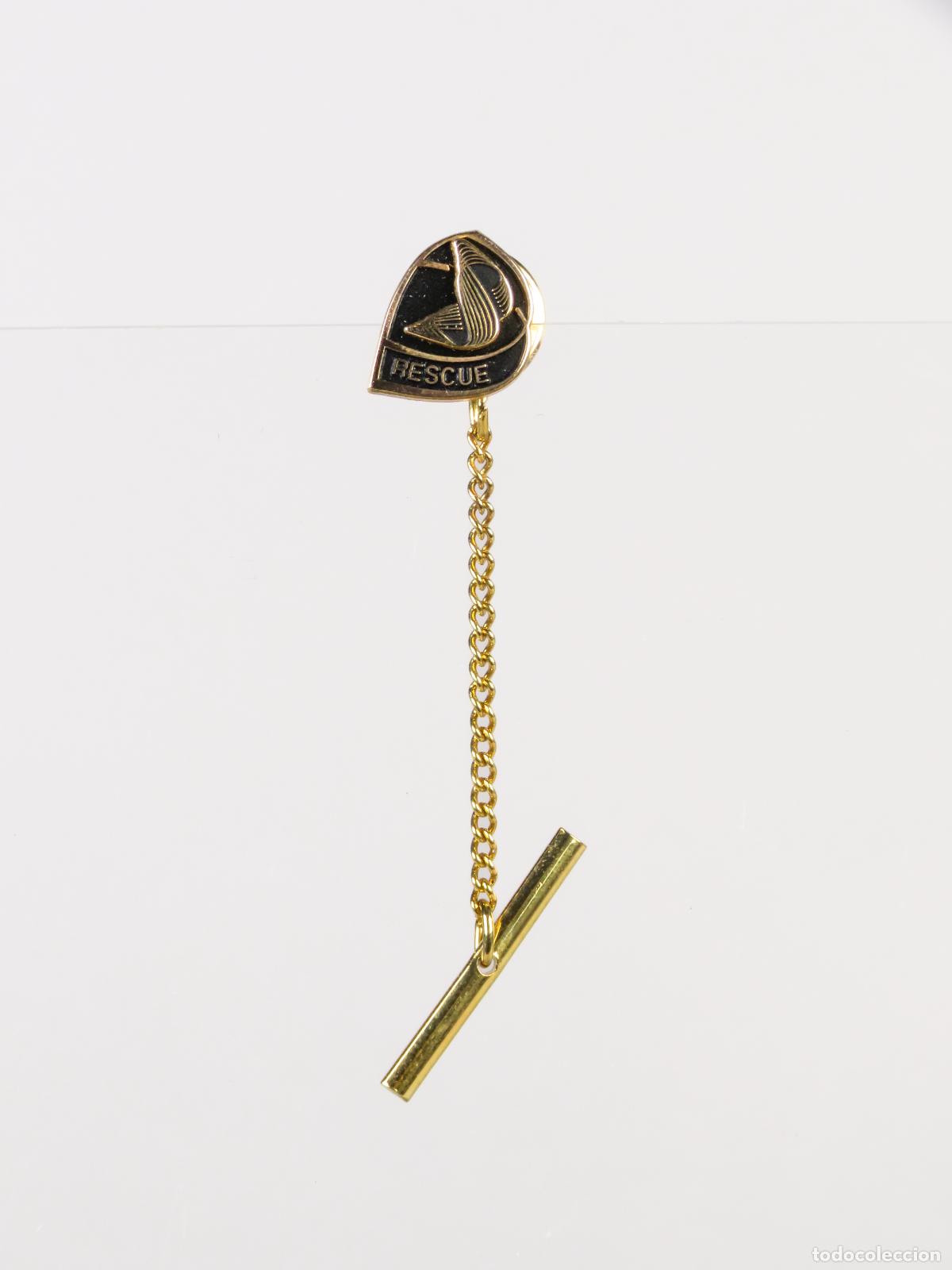 Pins de colecci&oacute;n: Pin Rescue avi&oacute;n compa&ntilde;&iacute;a metal dorado segunda mitad S XX