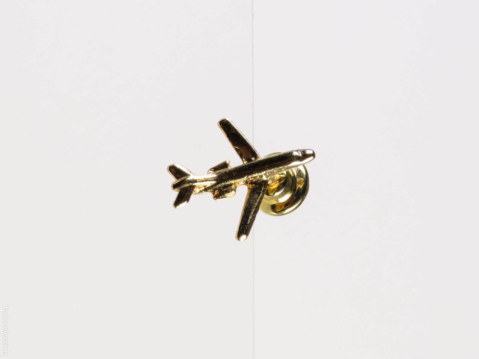 Pins de colecci&oacute;n: Pin avi&oacute;n bimotor metal dorado segunda mitad S XX