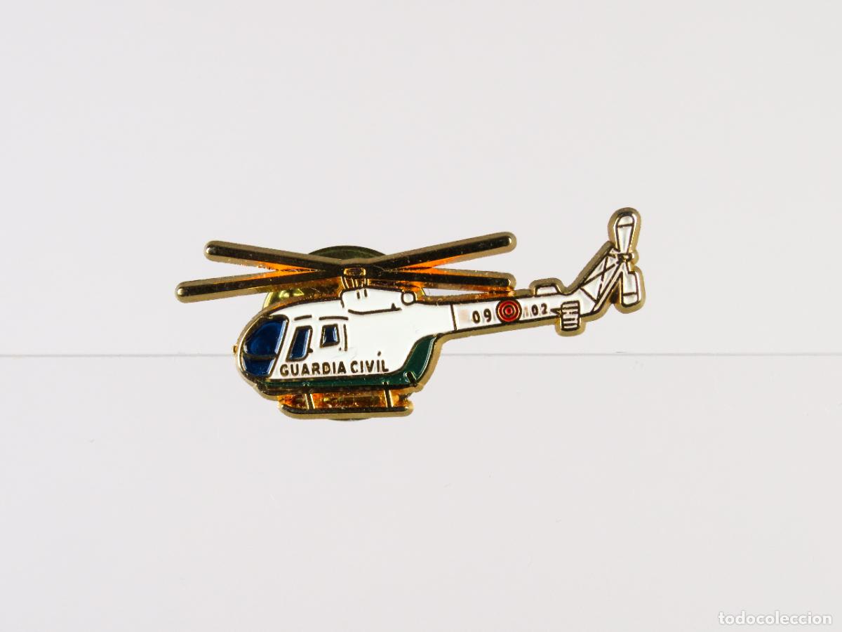 Pins de colecci&oacute;n: Pin helic&oacute;ptero Guardia Civil metal dorado esmaltado segunda mitad S XX