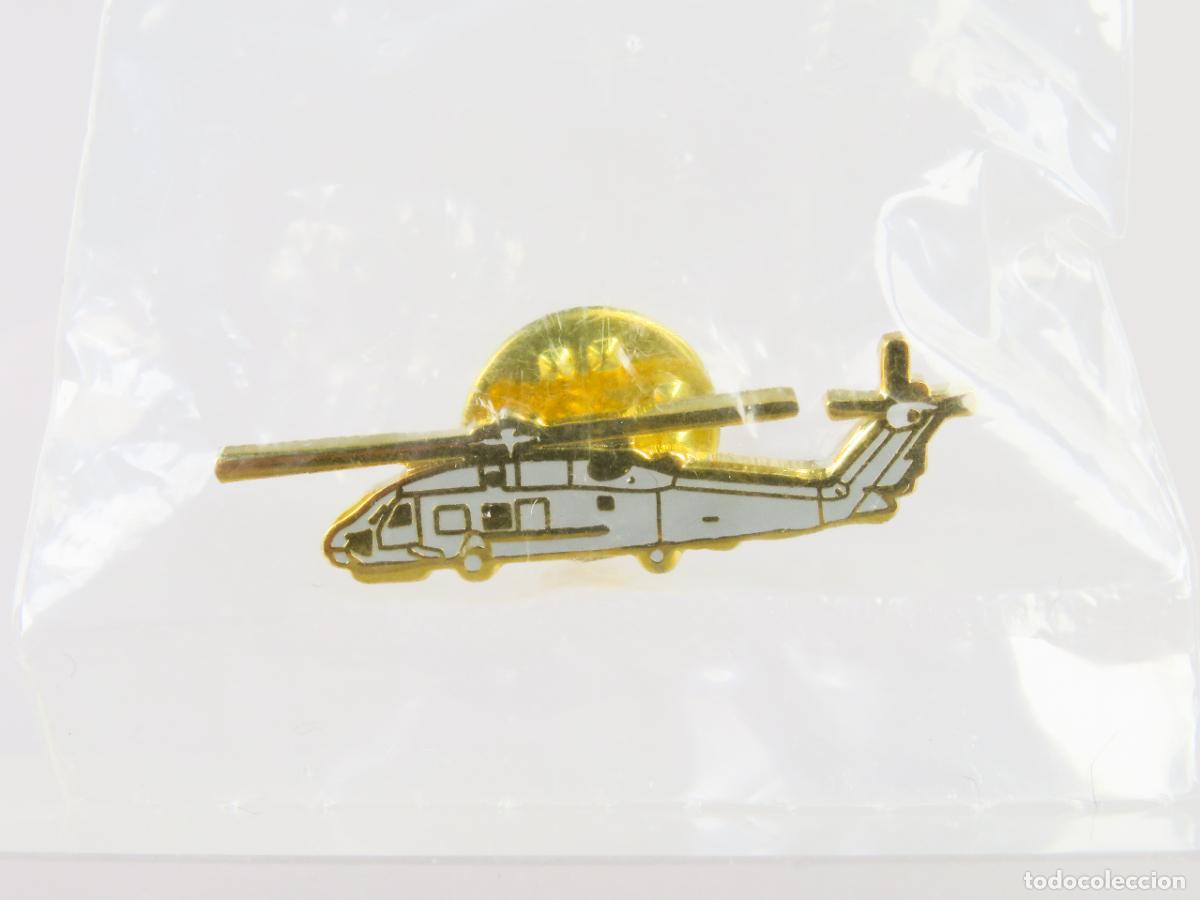 Pins de colecci&oacute;n: Pin Helic&oacute;ptero metal dorado esmalte blanco segunda mitad S XX