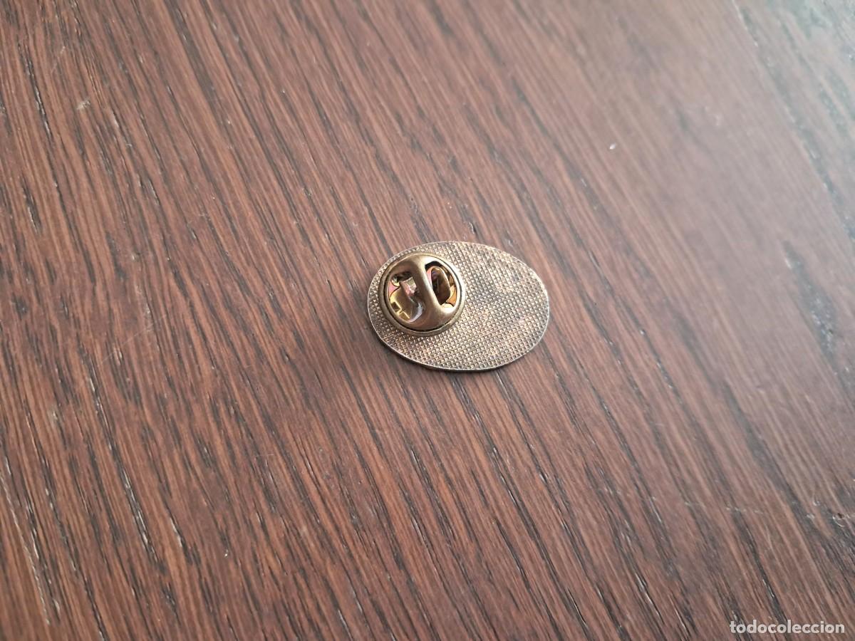 Pins de colecci&oacute;n: pin de publicidad, La copa. - Foto 2