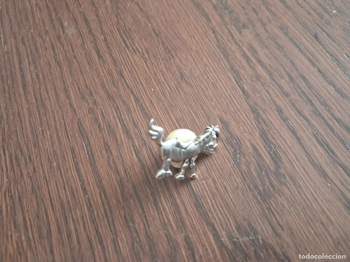 Pins de colecci&oacute;n: pin de metal, caballo.