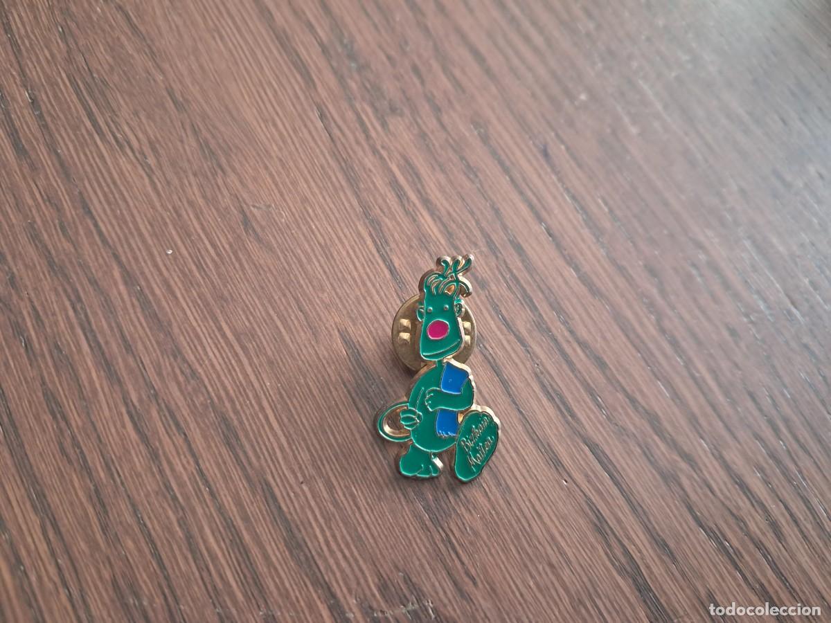 Pins de colecci&oacute;n: pin de publicidad, Pais Vasco, revista Bizkaia Maitea.