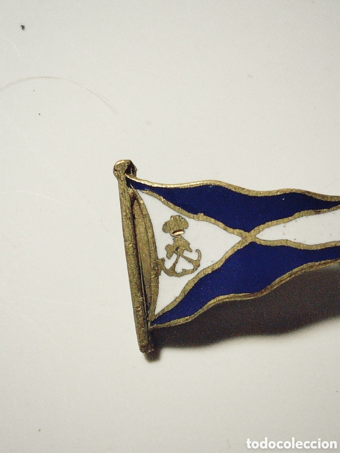 Pins de colecci&oacute;n: Insignia de solapa esmaltada de Real Club de Regatas. A&ntilde;os 20/50