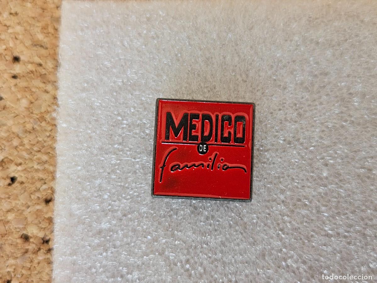 Pins de colecci&oacute;n: Pin Medico de familia antena 3 television tv pins
