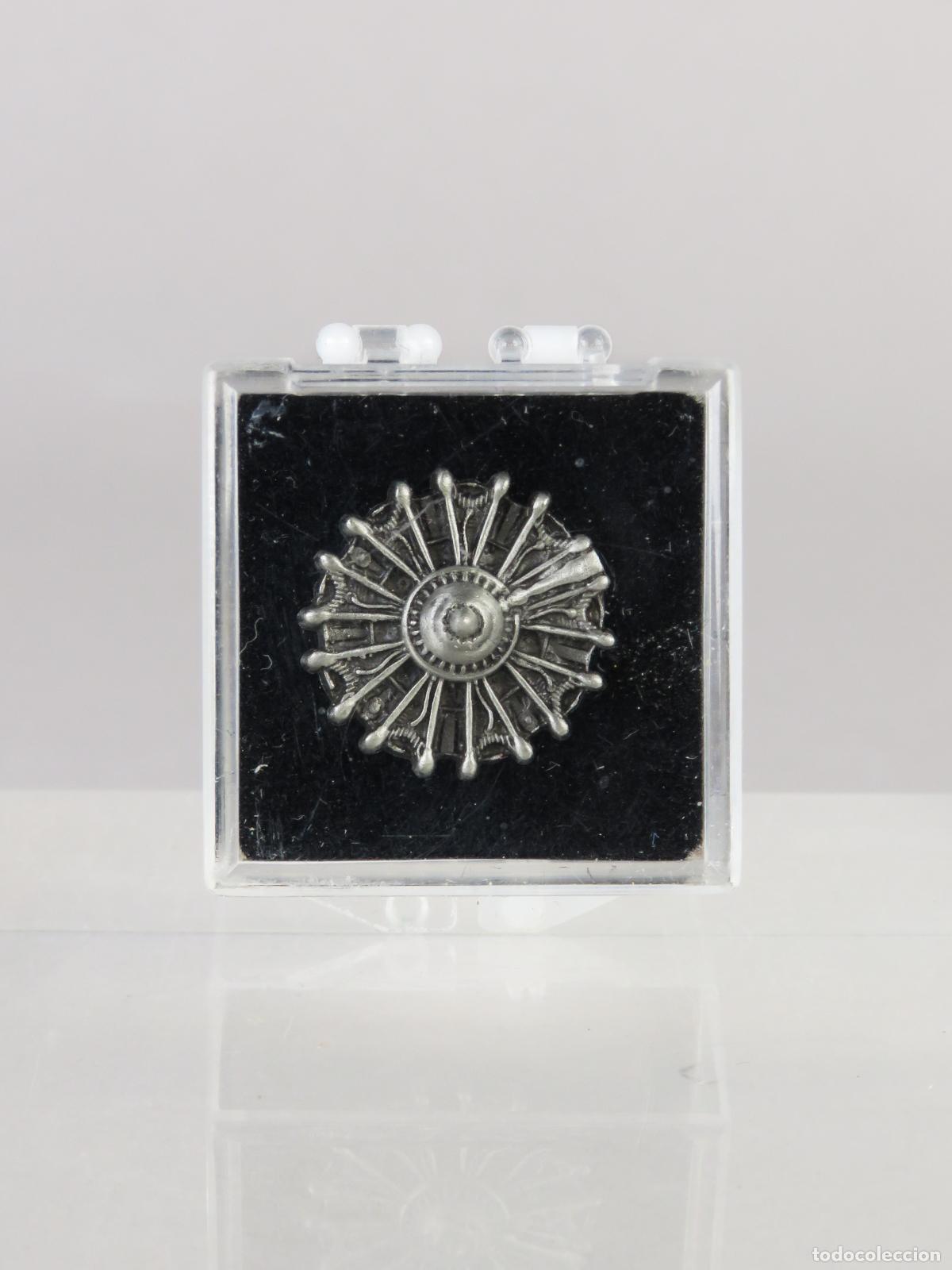 Pins de colecci&oacute;n: Pin compa&ntilde;&iacute;a Pratt & Whitney Aircraft engines motor avi&oacute;n metal plateado segunda mitad S XX
