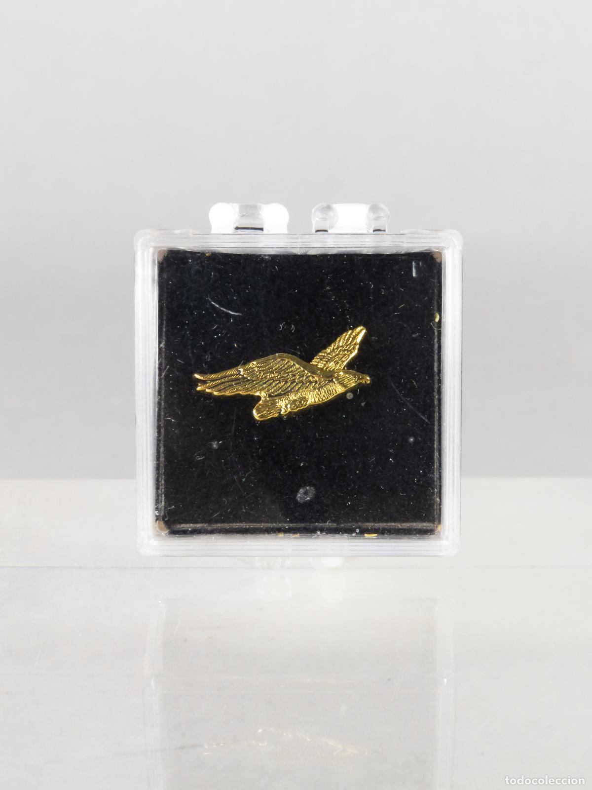 Pins de colecci&oacute;n: Pin &aacute;guila dorada metal dorado segunda mitad S XX