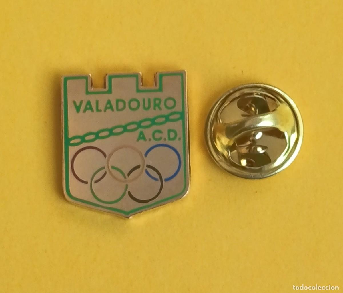 Pins de colecci&oacute;n: PIN FUTBOL - ESMALTE - VALADOURO A.C.D. - VARADOURO - LUGO - 130722