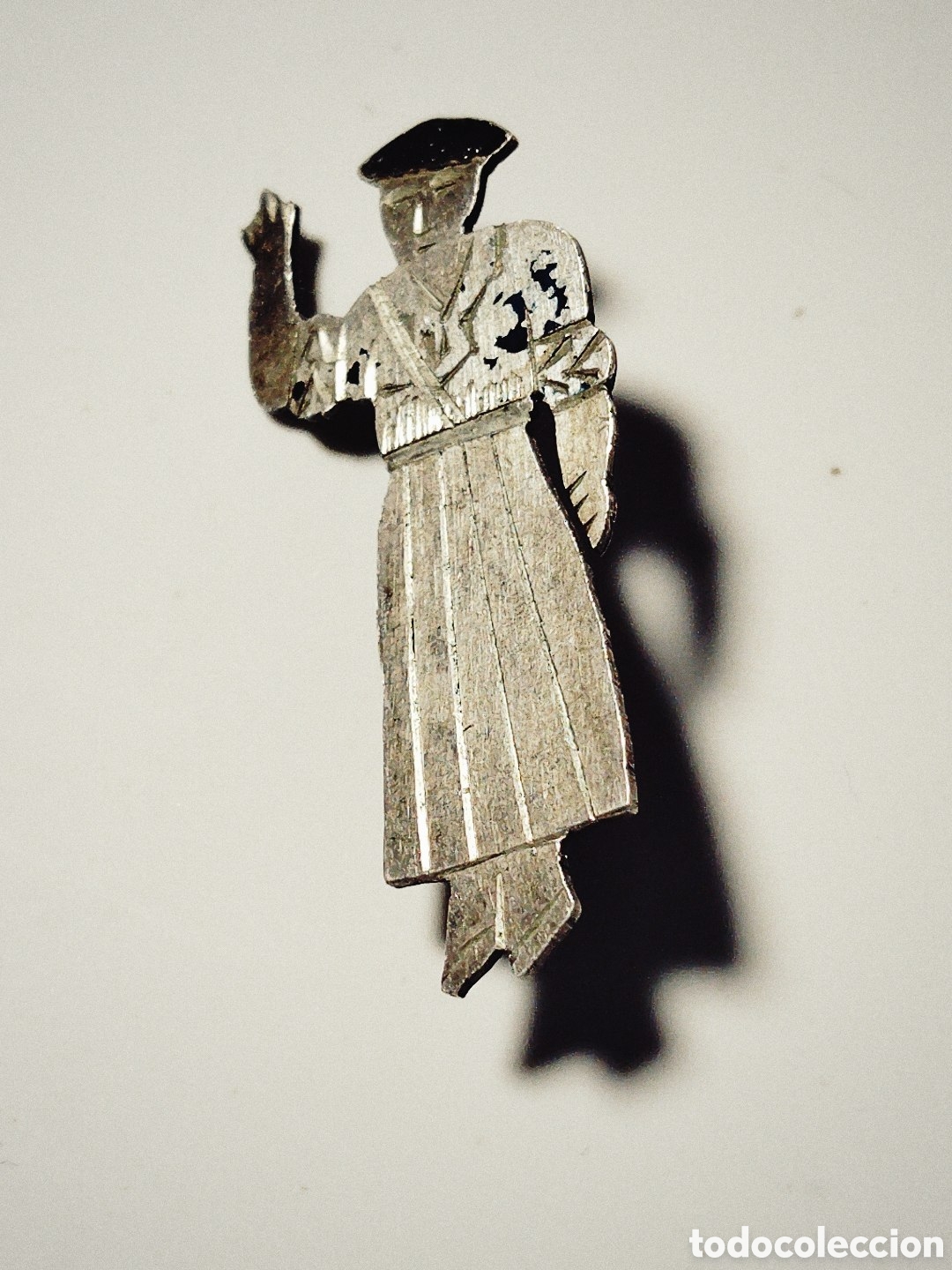 Pins de colecci&oacute;n: Broche vintage de plata tallada. Aizcolari. A&ntilde;os 40-60.