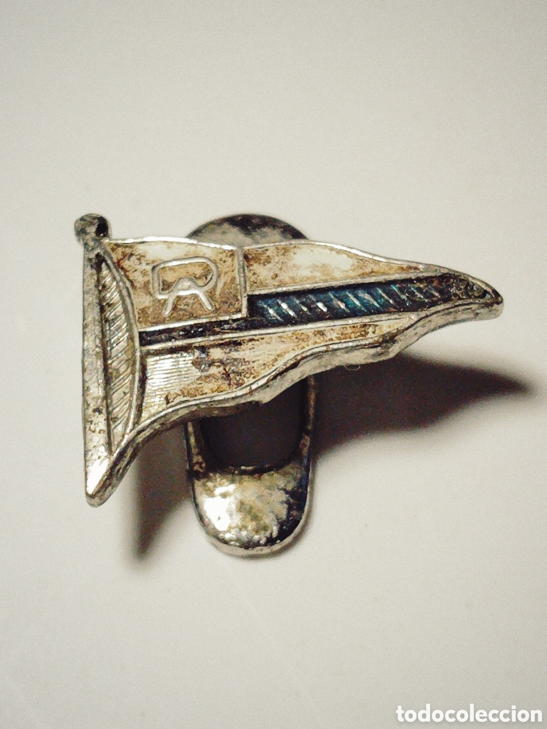Pins de colecci&oacute;n: Antigua insignia met&aacute;lica del Deportivo Alav&eacute;s. A&ntilde;os 30